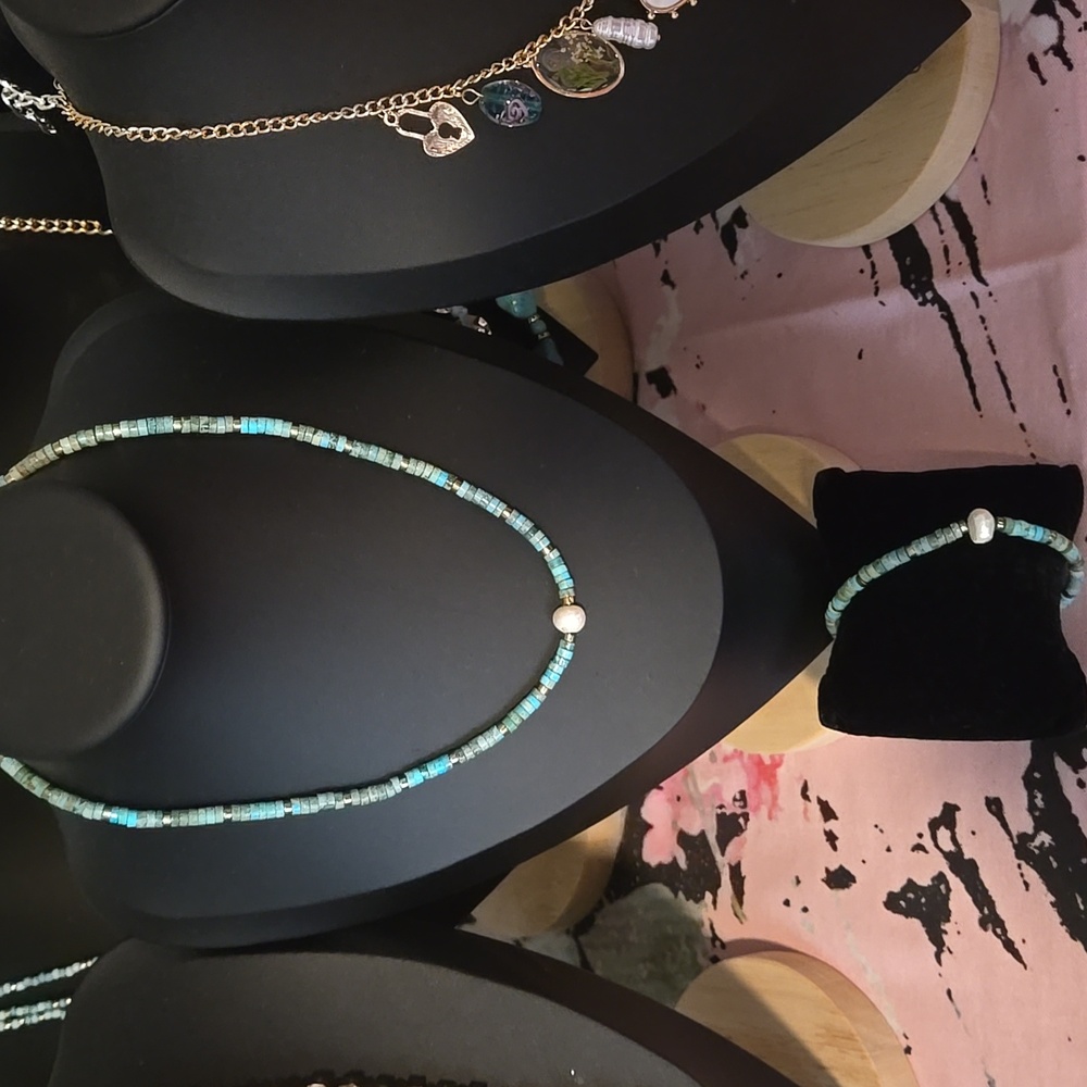 Chic Heishi Turquoise and Pearl Necklace With Gold And Matching Bracelet Set - Picture 8 of 15